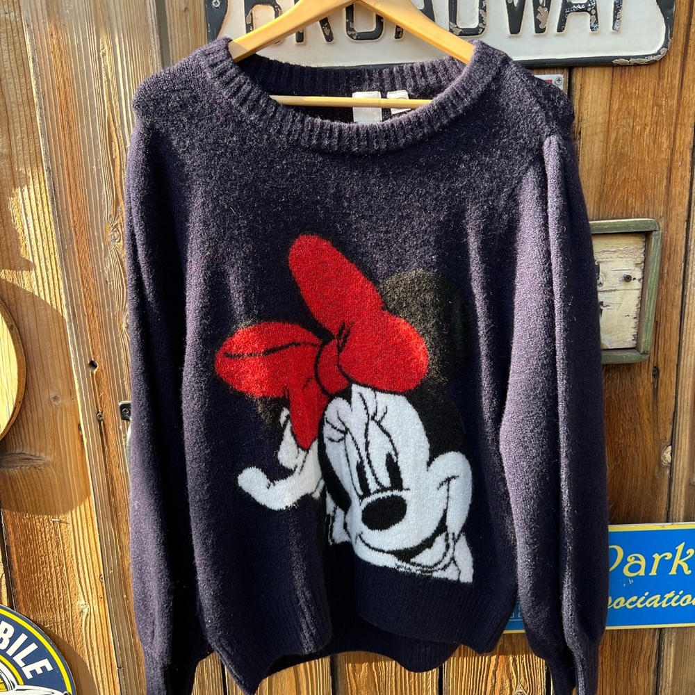 Minnie Mouse knit sweater